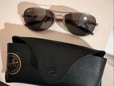 Authentic Ray Ban sunglasses GREAT CONDITION. RB 8301, 019/N8 59 14 3P is written on the frame