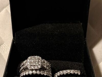 Beautiful Ring Set!!! Big Discount