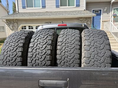 BFGoodrich All-Terrain T/A KO2 LT265/70R17