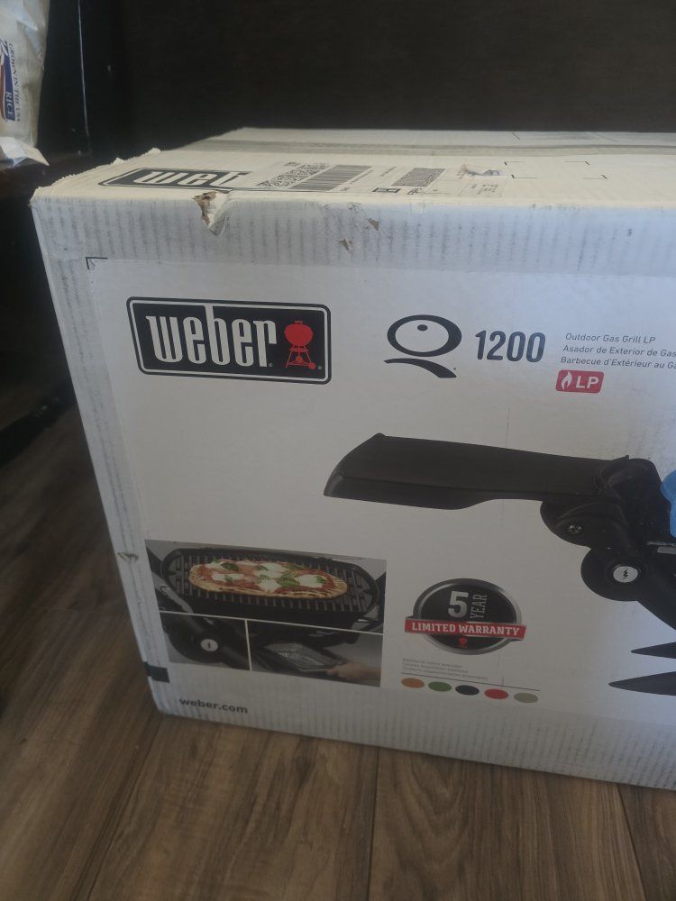 Weber Q 1200 Portable Outdoor Gas Grill LP - Blue - New in Box 51080001