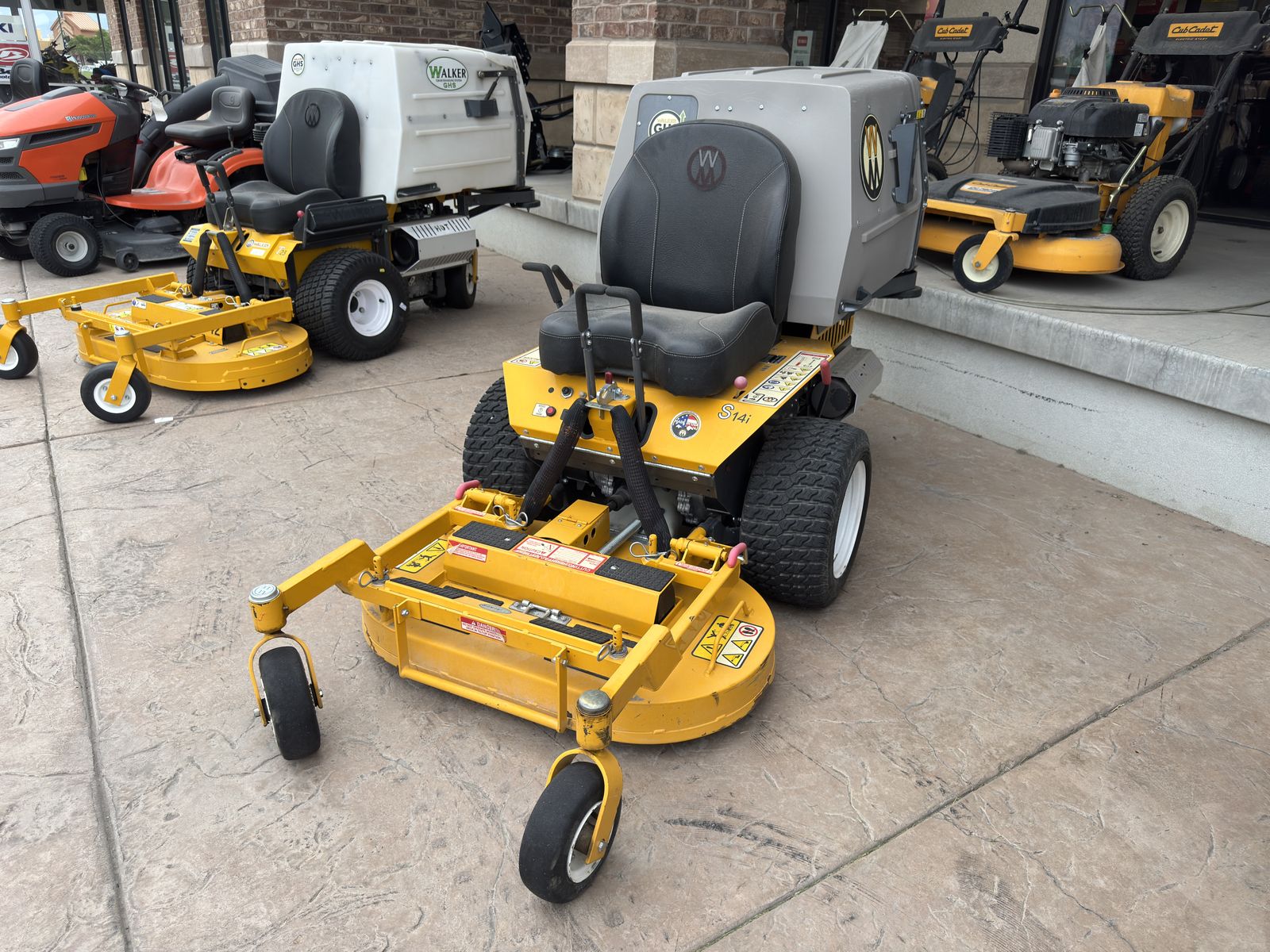 USED Walker Mower S14i