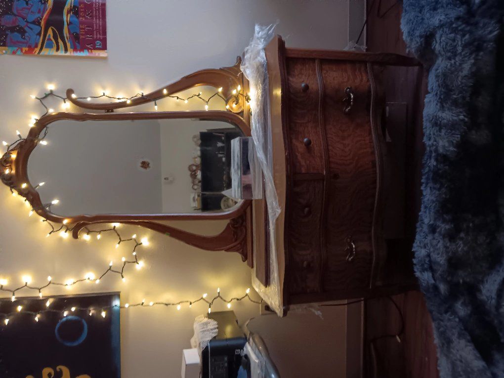 1800s Antique Tiger Oak dresser