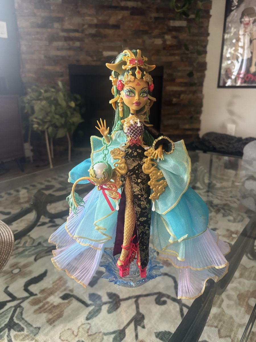 Monster High Fangvote Jinafire