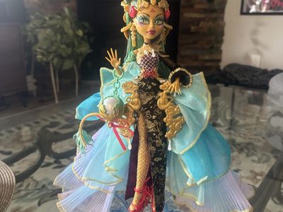 Monster High Fangvote Jinafire