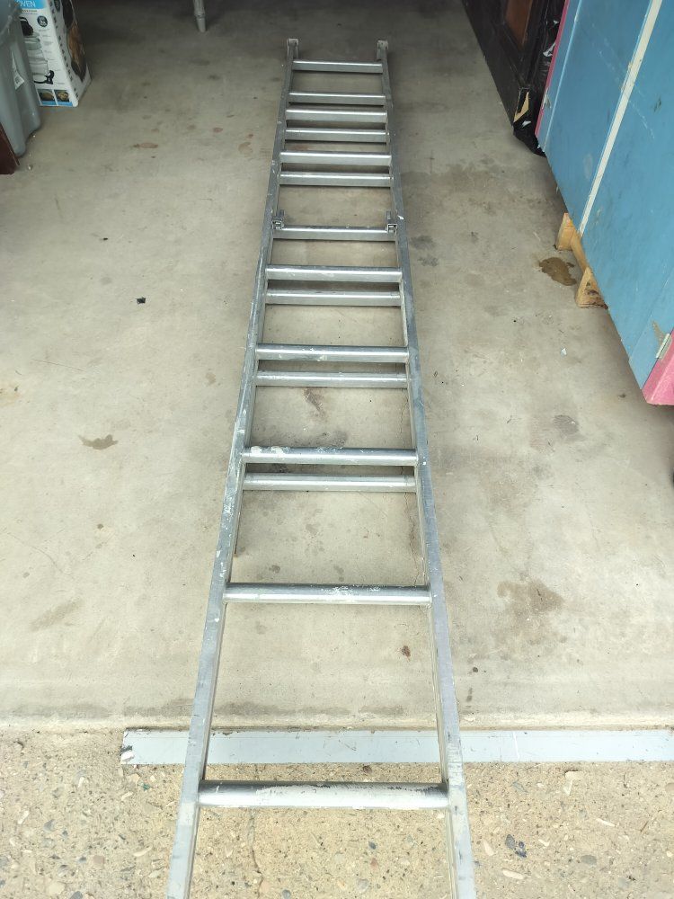 2 section 16 foot Aluminum Extension Ladder, Used Good Condition 