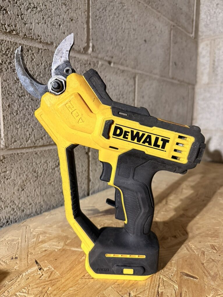 Dewalt Pruner