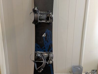 Avalanche Snowboard and Bindings