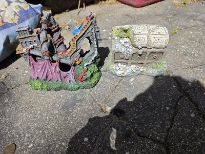 pirate themed aquarium decor