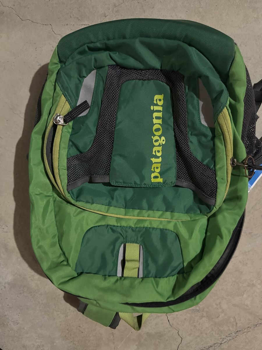 Patagonia Green Backpack Daypack with Mesh Pocket