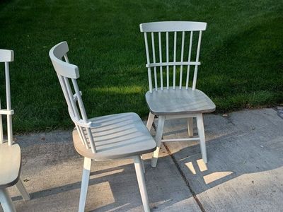 Farmhouse Distressed White & Gray Wood Spindle Back Dining Chairs (Set of 6)