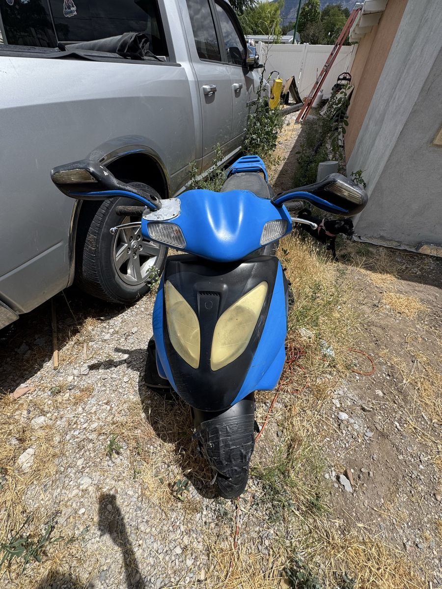 Strada Scooter Blue - Not running