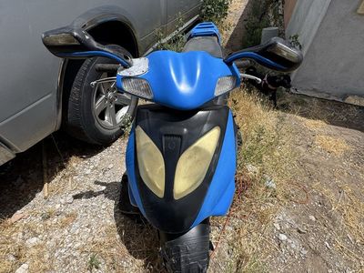 Strada Scooter Blue - Not running