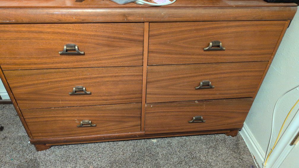 Vintage Mid-Century Modern Wooden Dresser with 6 Drawers and Metal Pulls