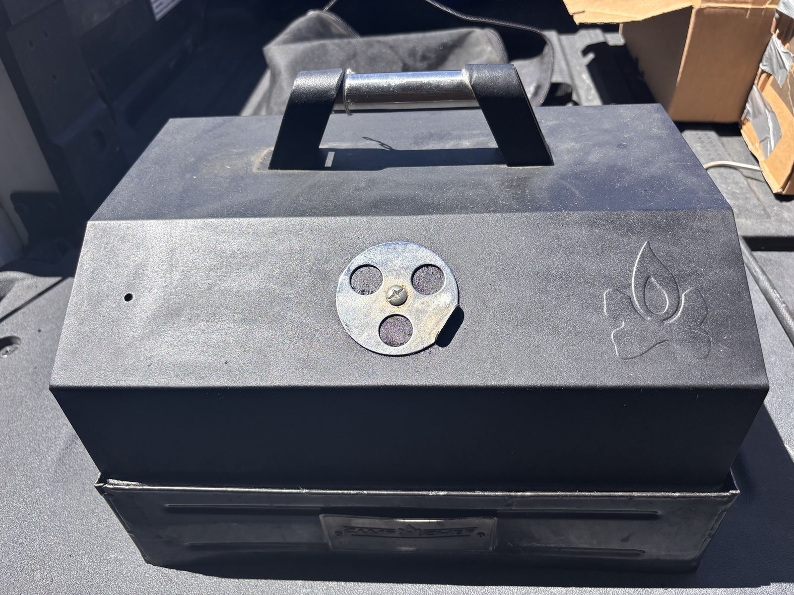 Nice camp chef bbq/smoker in carrying case