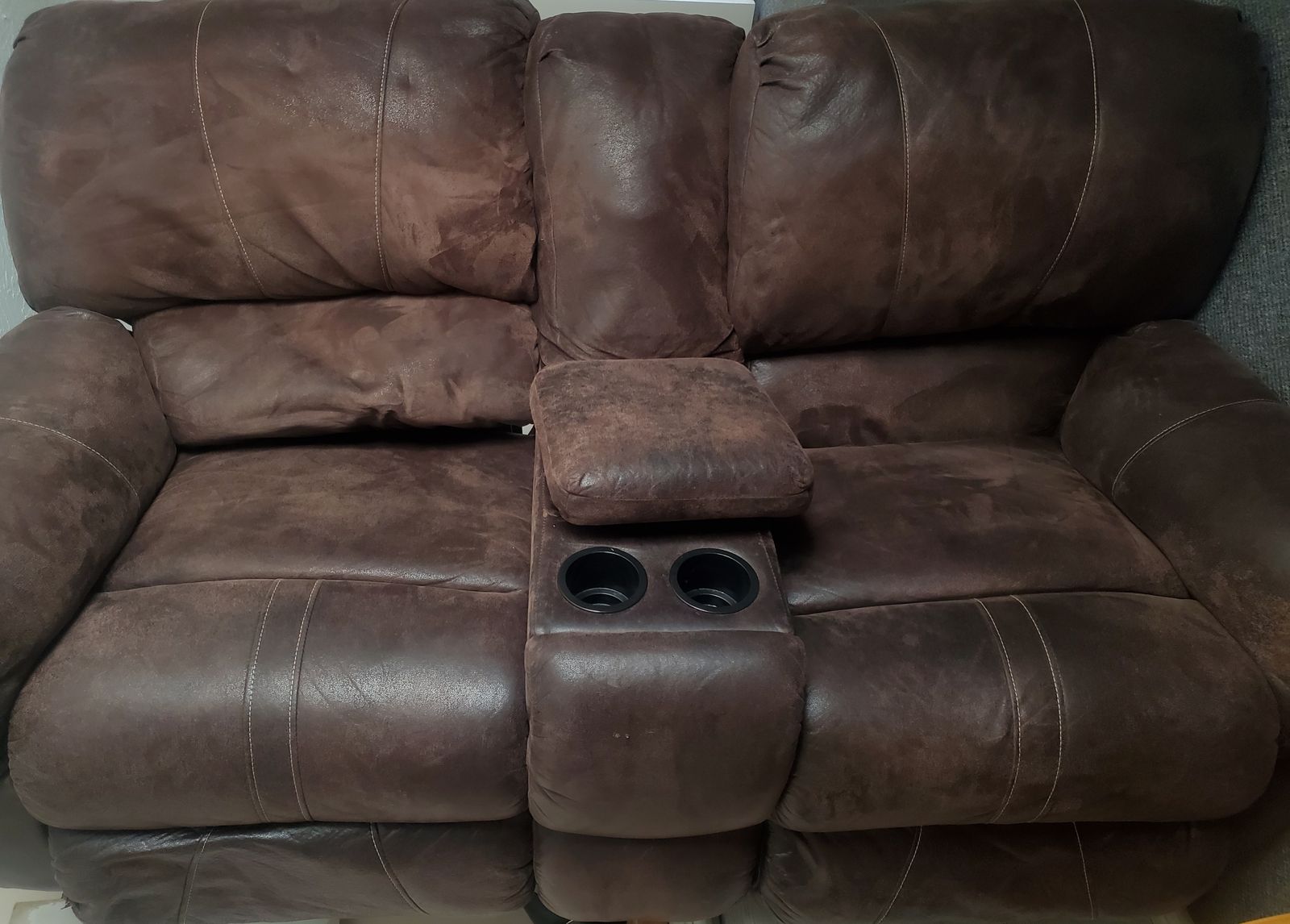 Reclining couch and loveseat 