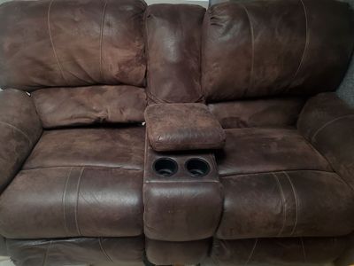 Reclining couch and loveseat