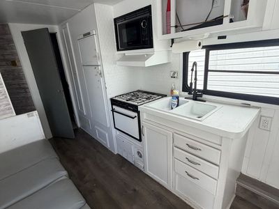 1995 Skyline Travel Trailer – Updated Interior – Clean Title – Family Ready!