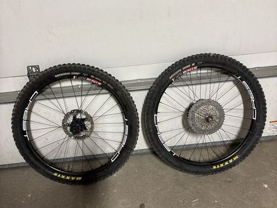 24 Stans Crest Wheelset