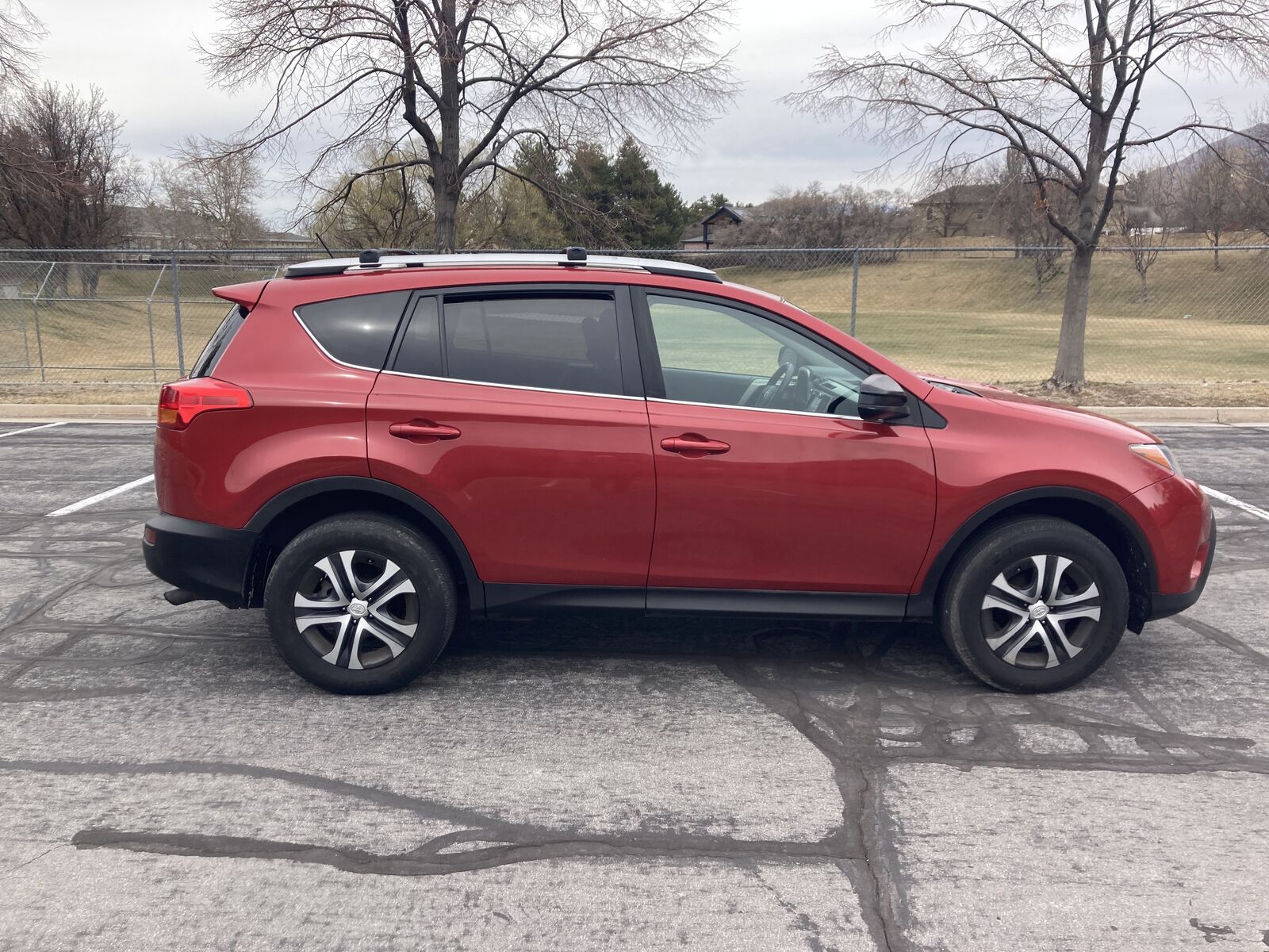 2015 TOYOTA RAV4 LE
