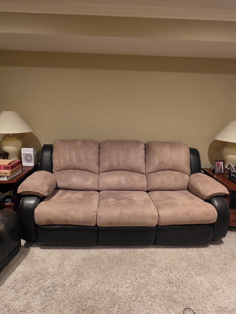 Dual-Tone Plush Sleeper Sofa Couch with Fold-Out Bed Mechanism