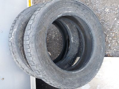 set of 2 Firestone 215/65/17 tires