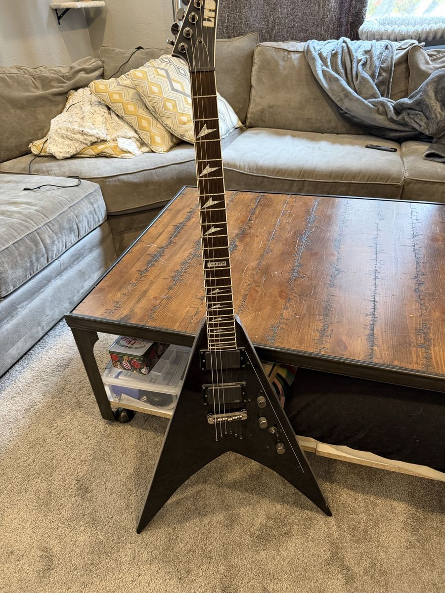 ESP LTD V-401FM electric guitar