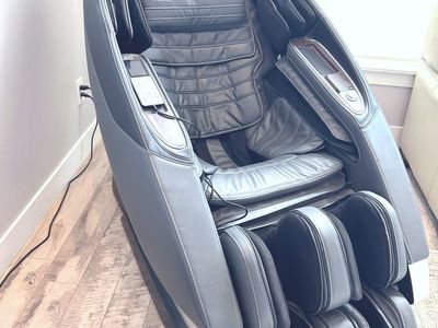Human touch super novo 2.0 massage chair