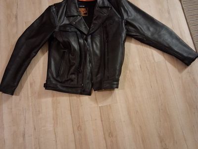 Stylish Black Leather Motorcycle Jacket - Men's Large, Excellent Condition