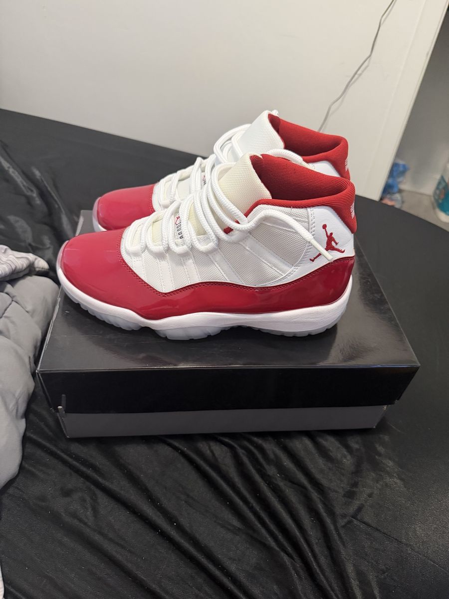 Jordan 11 Cherry size 10 Men’s worn once