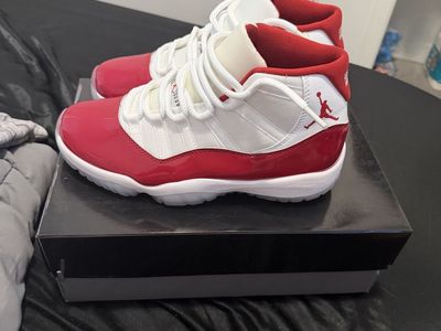 Jordan 11 Cherry size 10 Men’s worn once