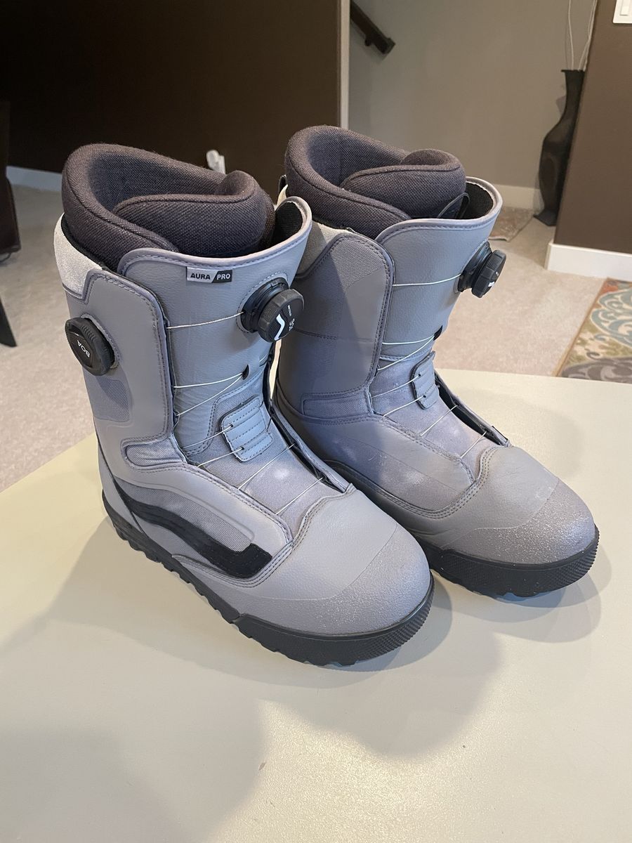 Van's Aura Pro Snowboard Boots Size 11