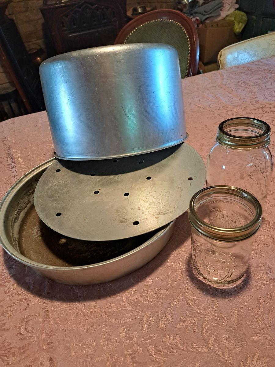 Steam Canner and 20 Quart Mason Jars