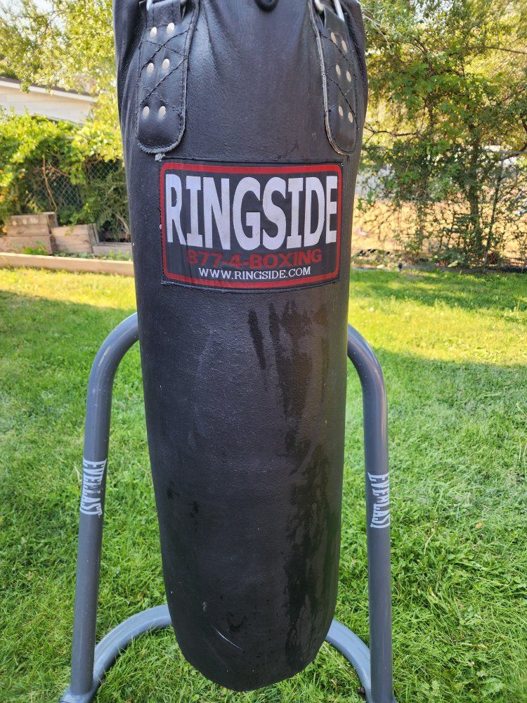 Ringside Heavy Bag with Everlast Heavy Bag Stand