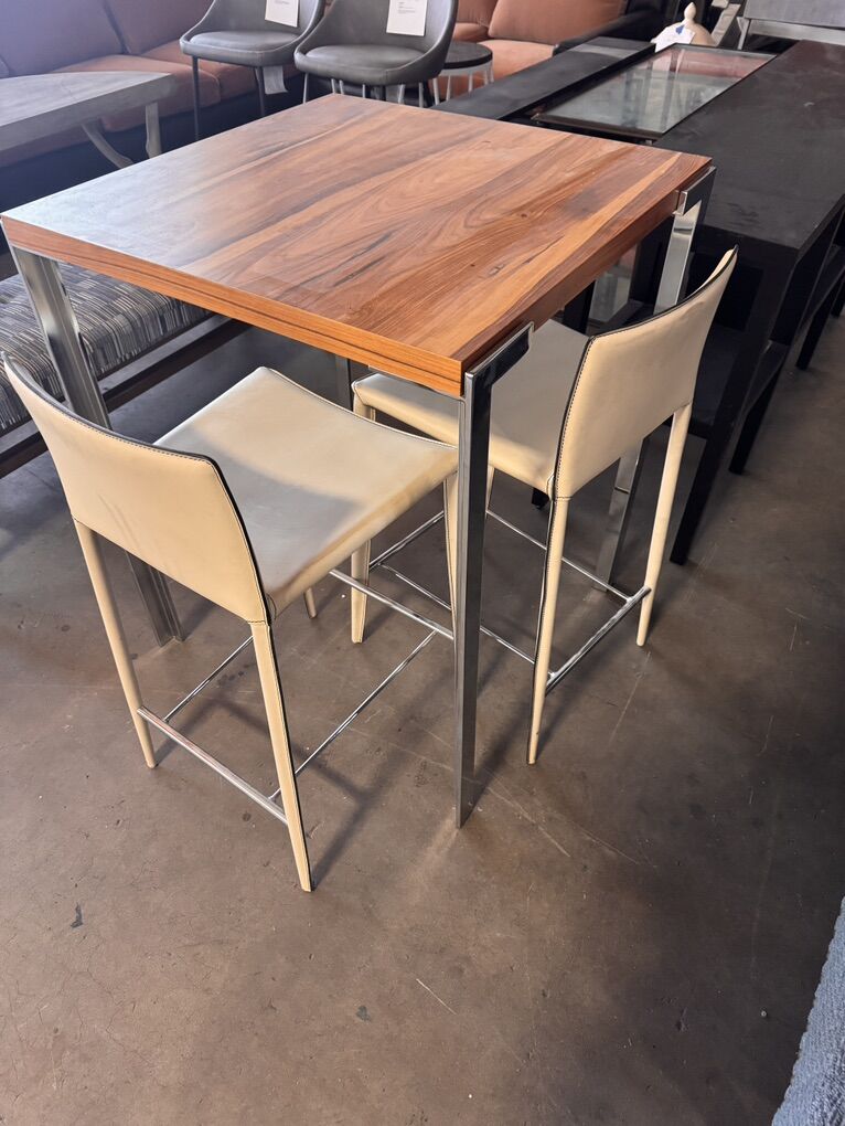 New Bar Height table & 2 Barstools