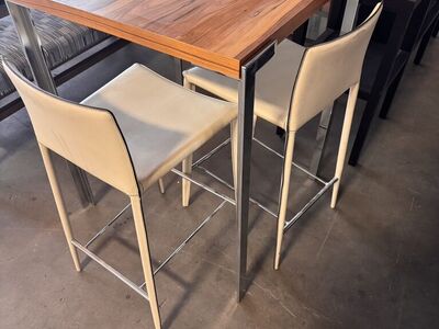 New Bar Height table & 2 Barstools