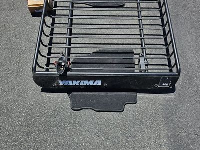 Yakima LoadWarrior Roof Rack Cargo Basket - Black, Used with mounts and 1 bike holder