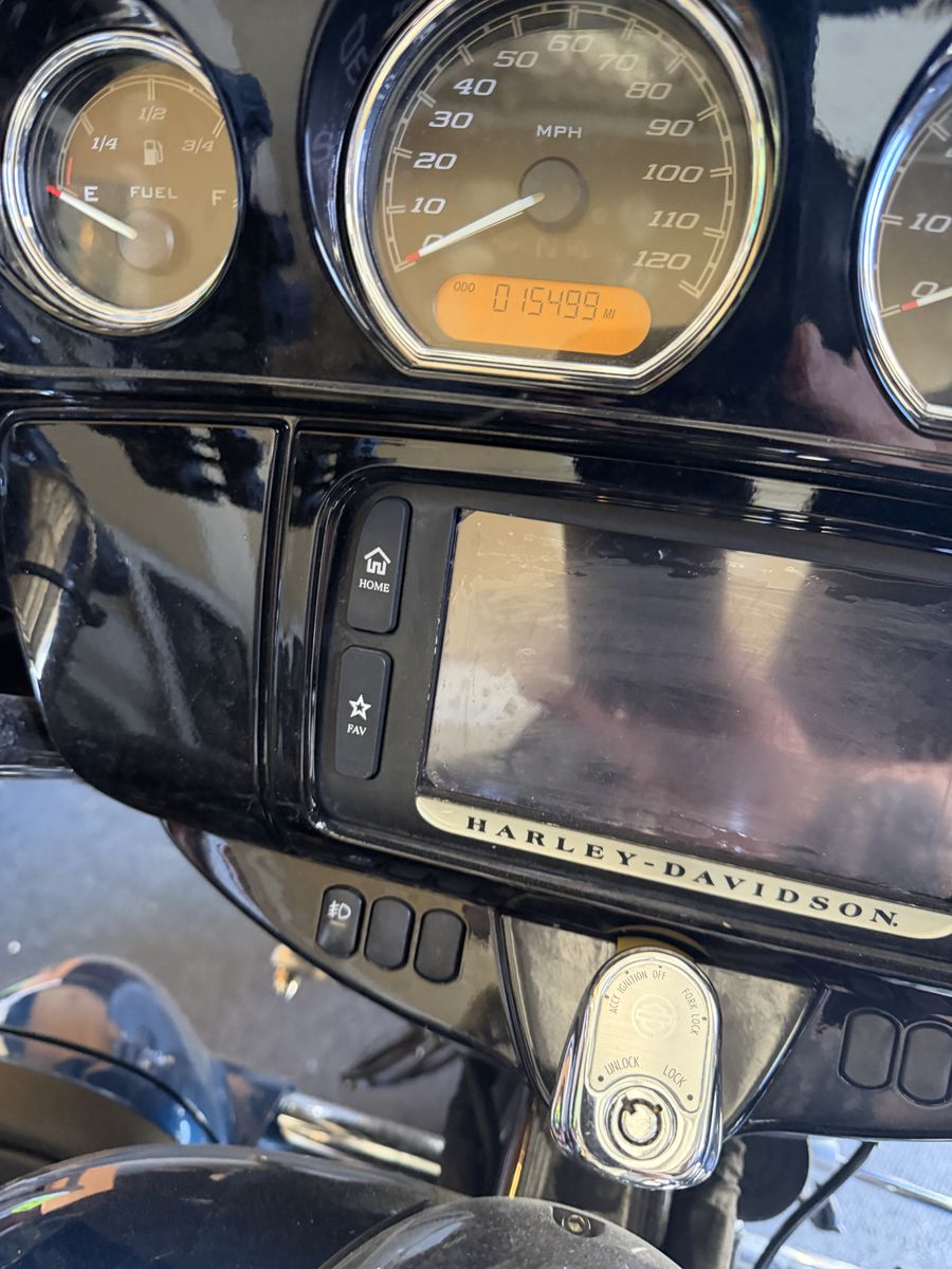 2018 Harley Davidson Trike FLHTCUT — Racing Motor — Clean Title — 15,000 Miles — Well Maintained