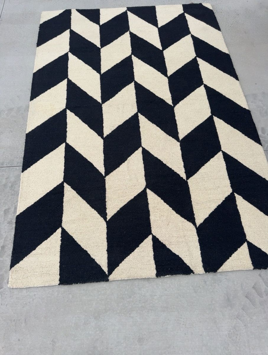 Modern Rug - Just make an offer I’ll prob take it!