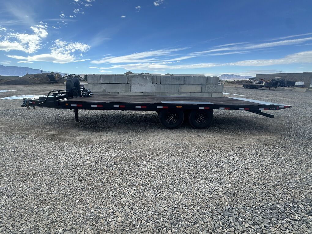 22' Tilt trailer W/Winch