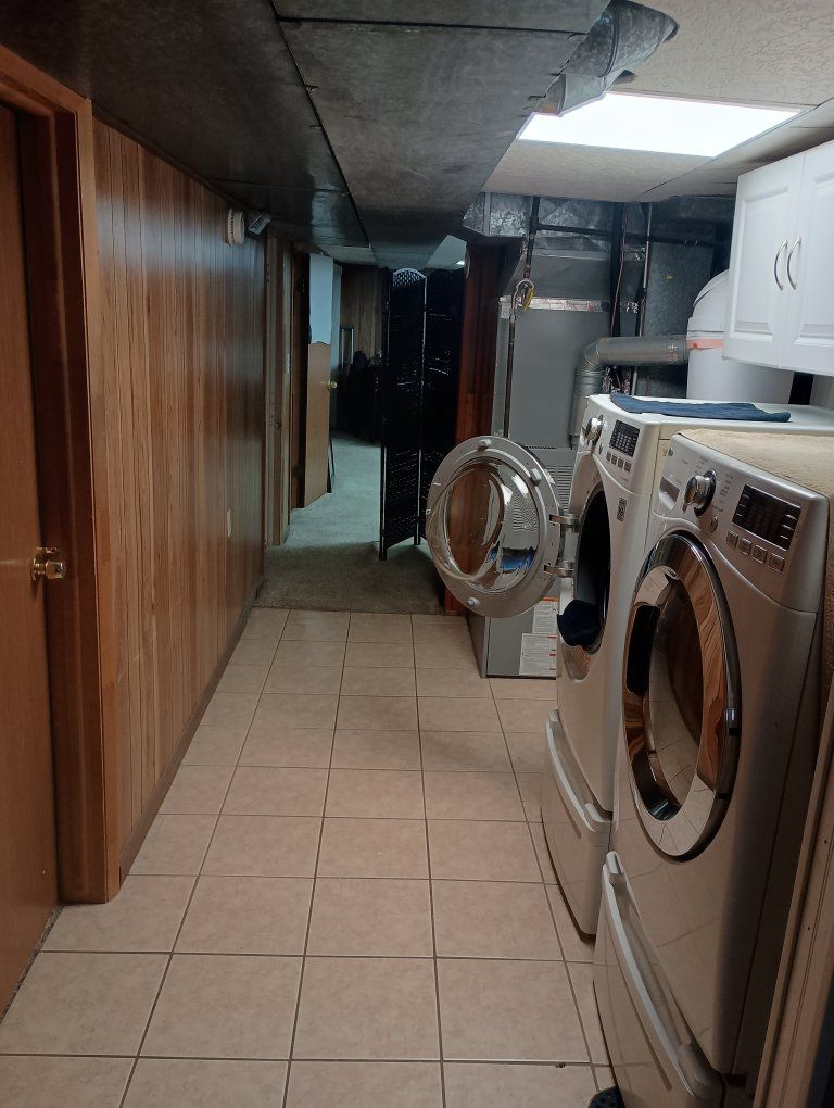 Main image 6