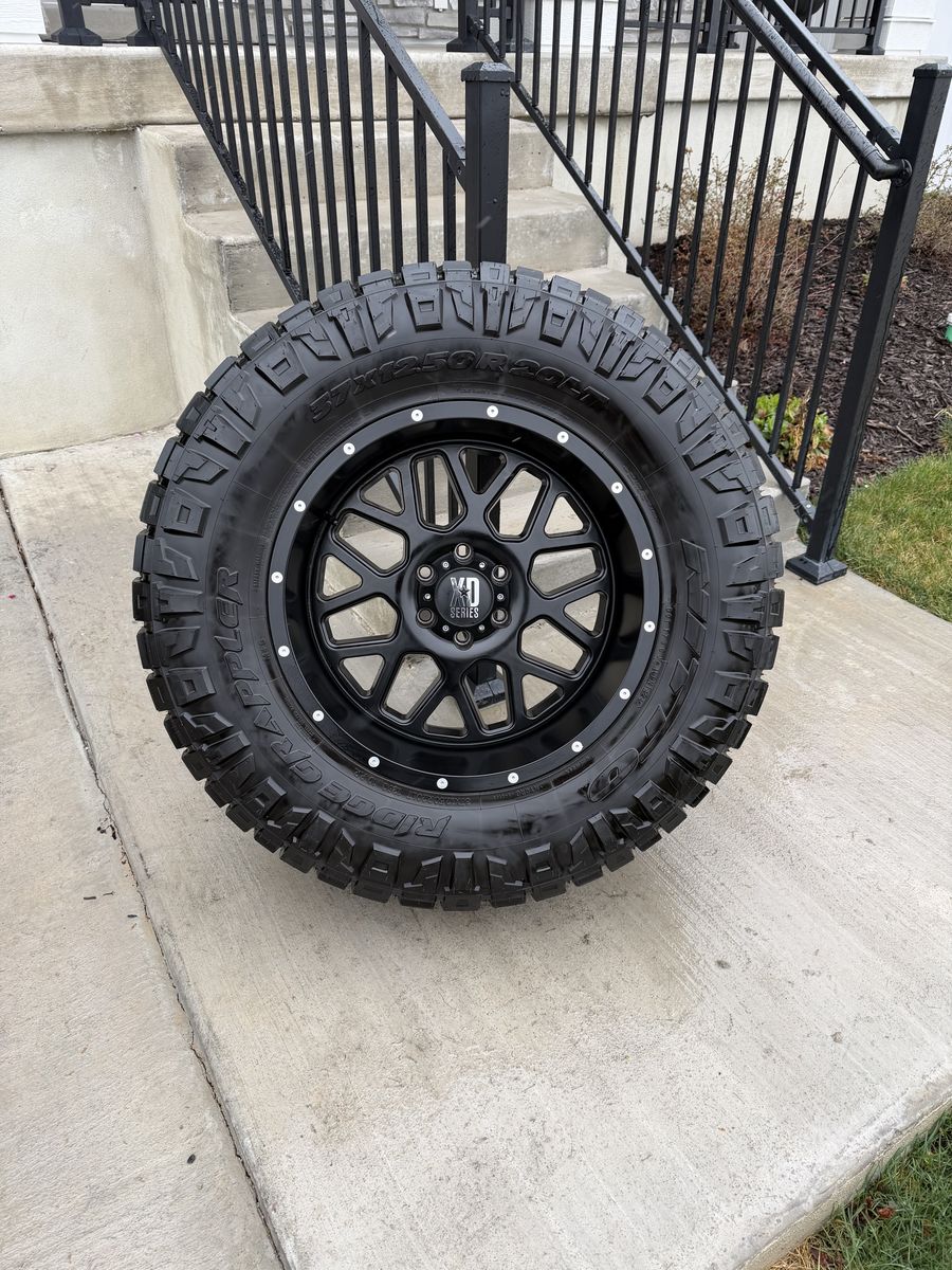 Ford F150 Raptor Rims and Tires 37/12.50R20 Nitto