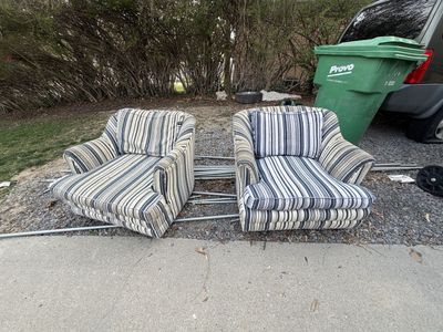 2 Sofa Chairs