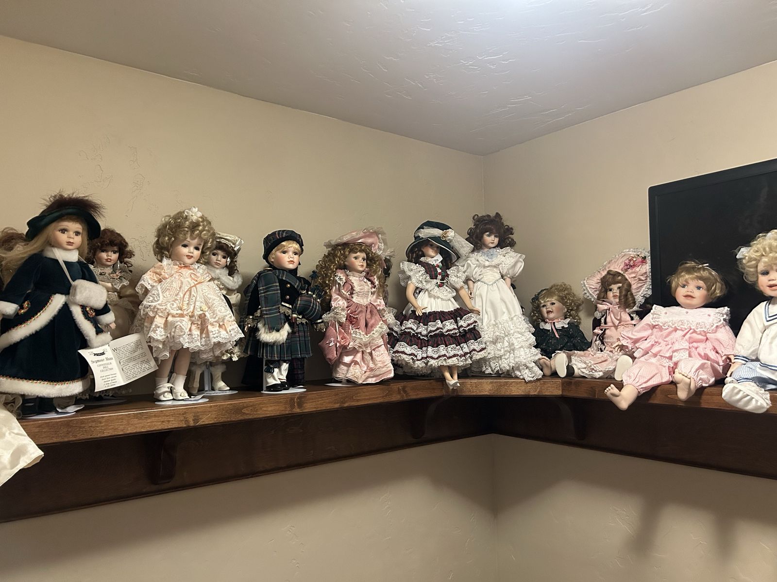 Porcelain dolls 