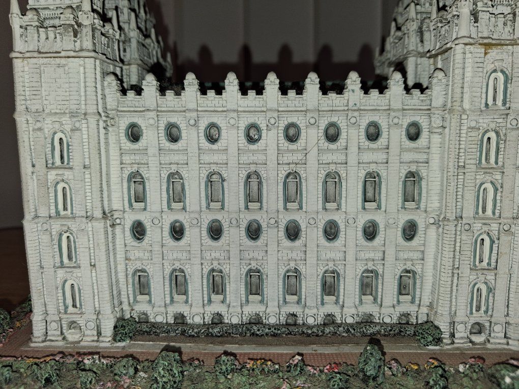Main image 7