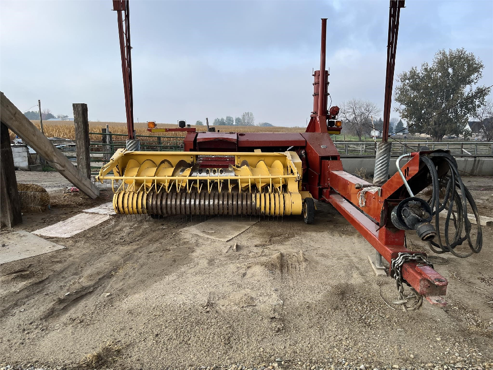New Holland FP240 Pull Type Chopper