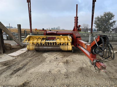 New Holland FP240 Pull Type Chopper