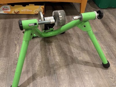 Indoor bike trainer