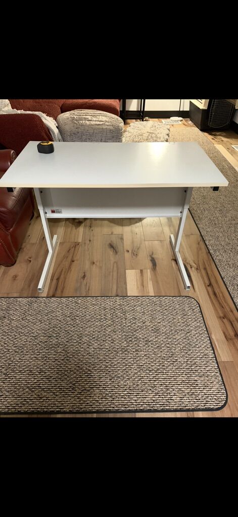 Height Adjustable Drawing Or Drafting table