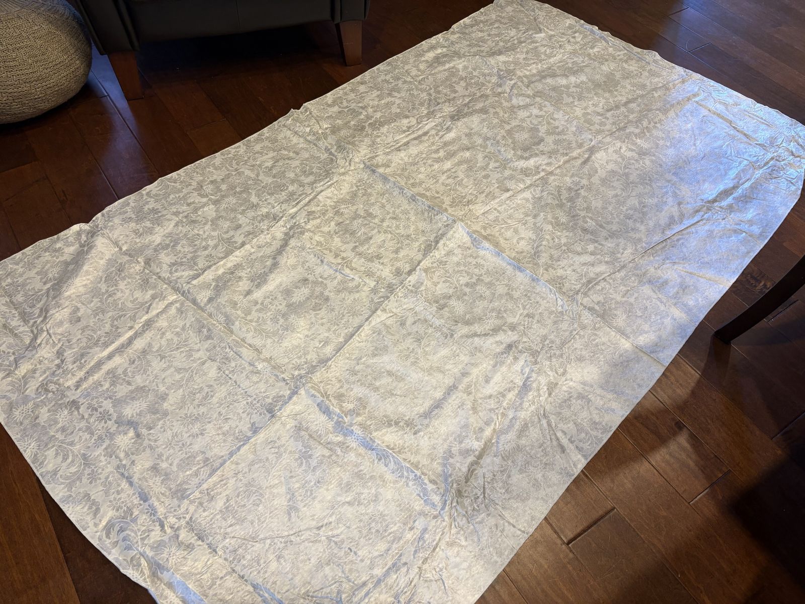 Vintage White Vinyl Rectangle Tablecloth