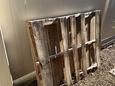 Wood pallet